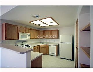 3rd image of 9470 Peace Way Unit 203