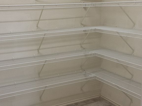 Pantry/Laundry