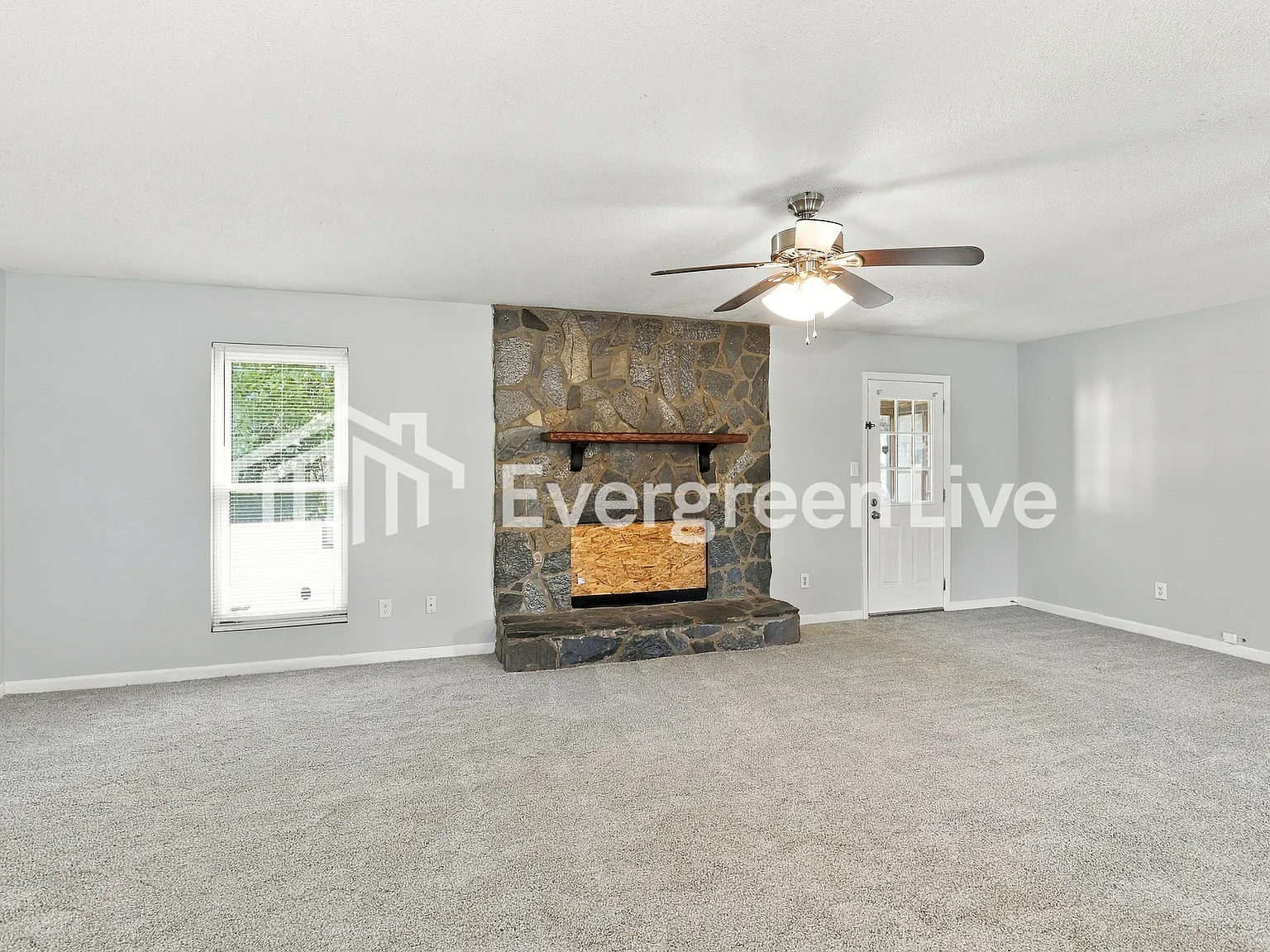 3 bed, 2.0 bath, 1418 sqft, $1,295 — Photo 3