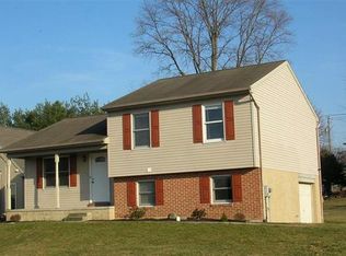 101 Foxchase Dr, Elizabethtown, PA 17022