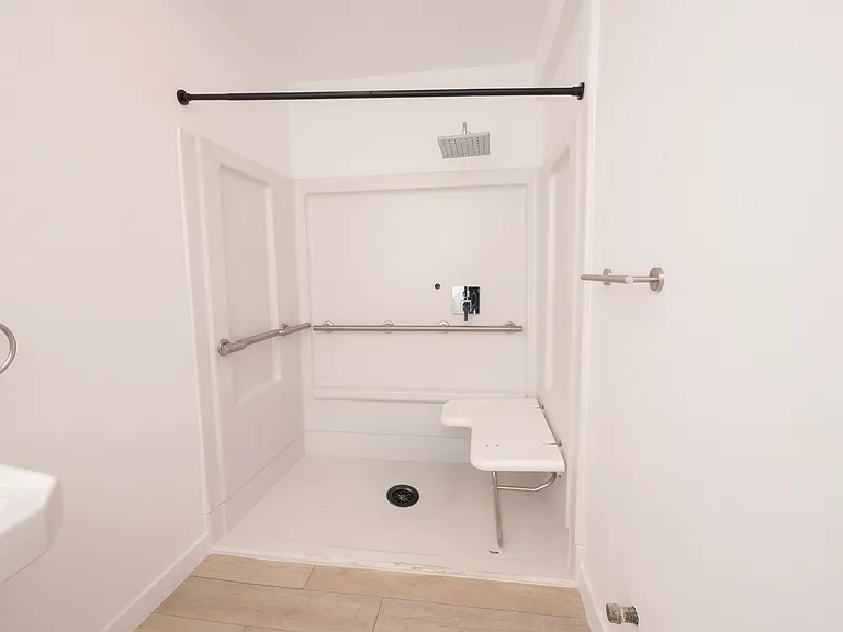 2341 Sheridan St #1 — Photo 5