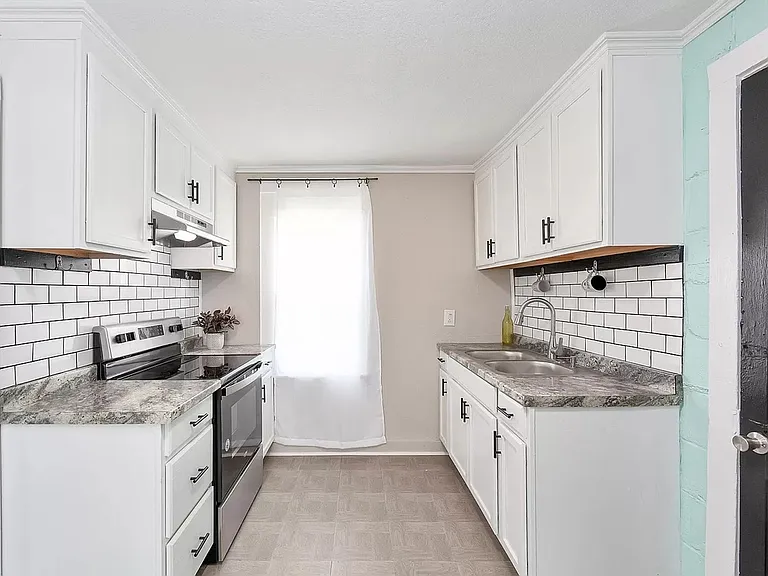 1031 N Harris St — Photo 4