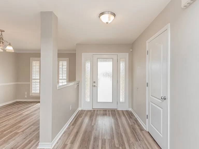8770 Kennedy Dr — Photo 11