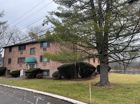 34 Bayview Ter APT 4, Danvers, MA 01923
