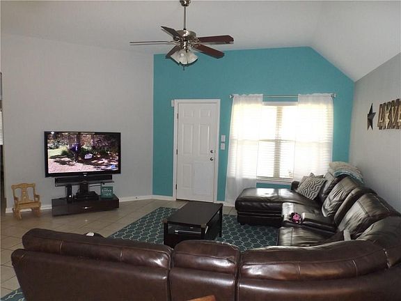 5th image of 501 Maverick Dr