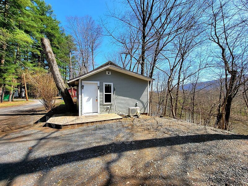 1st image of 264 Acres Rd #4