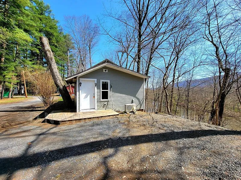 264 Acres Rd #4