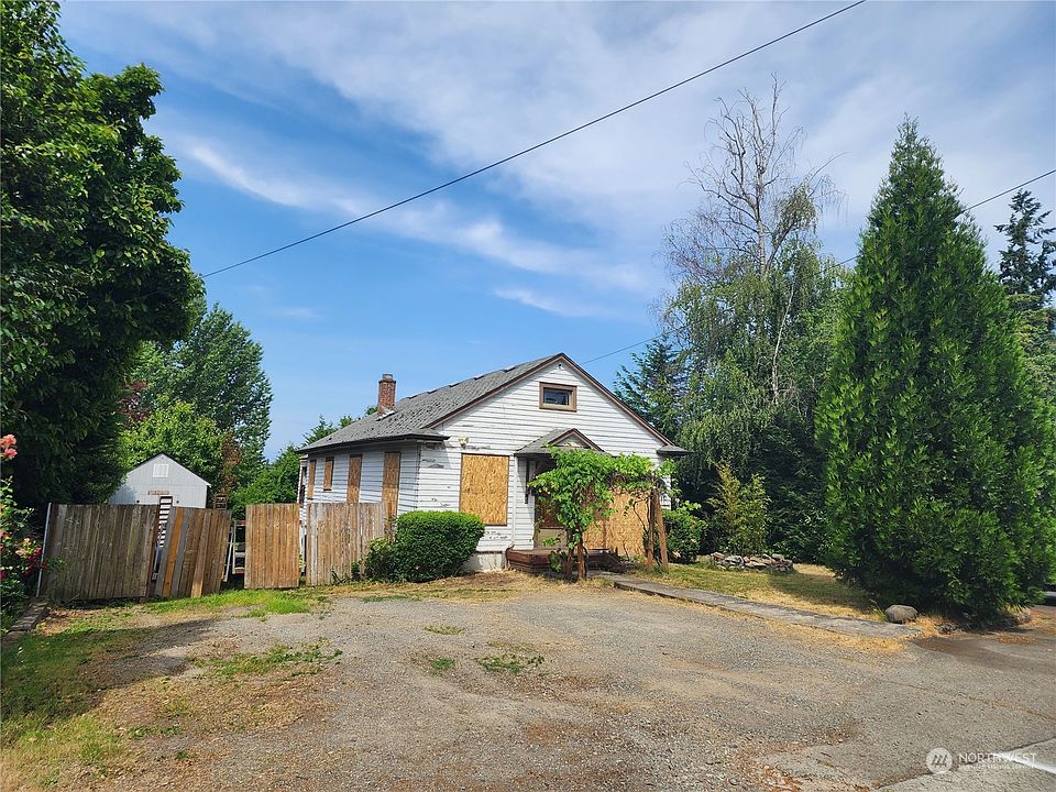 1st image of 615 Clark Avenue N