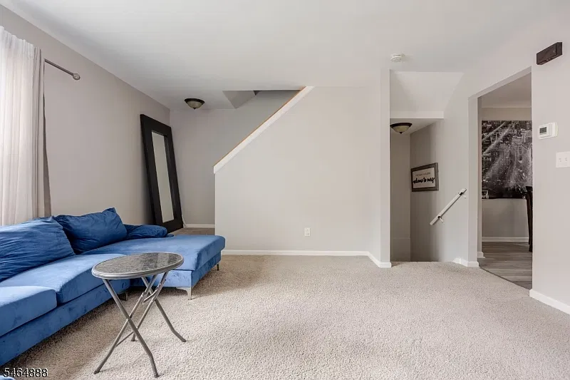 3 bed, 1.5 bath, $3,200 — Photo 3