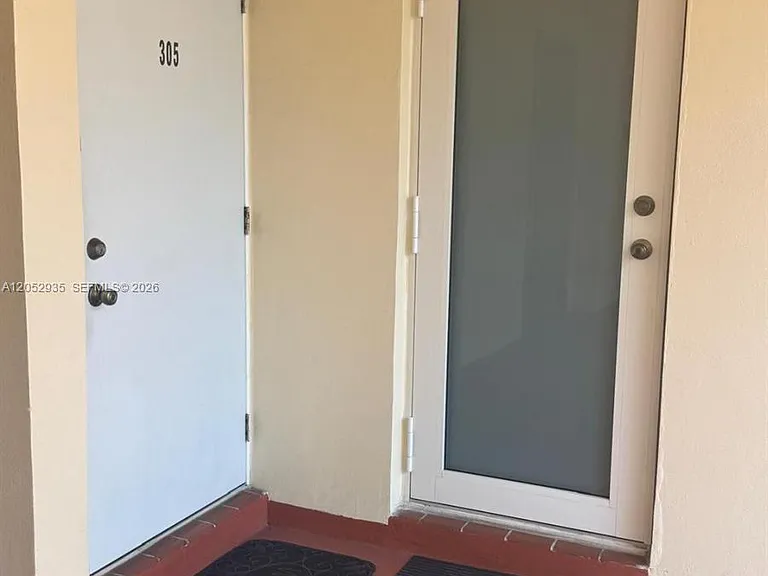 1747 Rodman St #305 — Photo 9