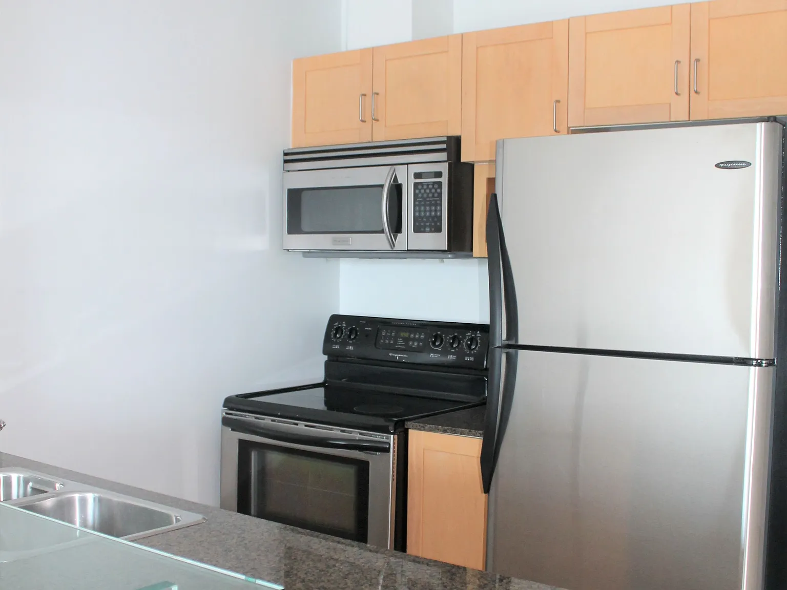 3 bed, $2,900 — Photo 2