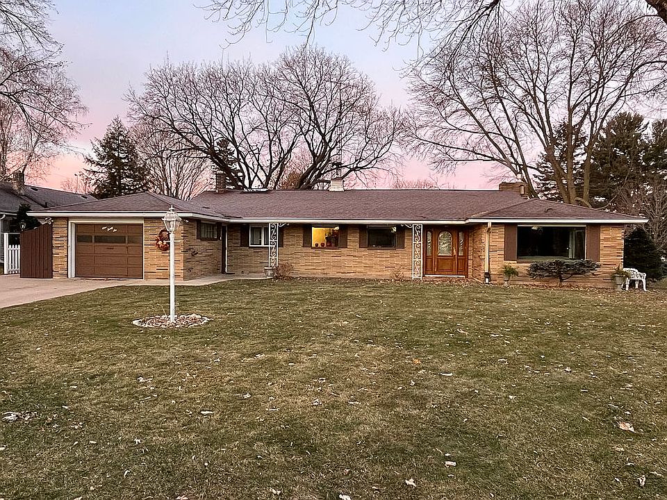 1st image of 136 Circle Dr