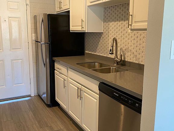 5th image of 2625 E Turney Ave #4