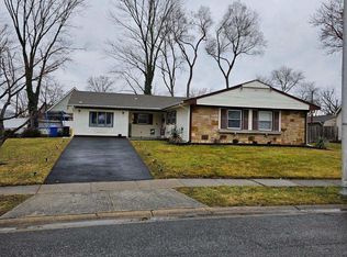 7 Granby Ln, Willingboro, NJ 08046