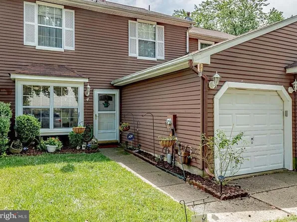 4 Country Ln, Westampton, NJ 08060