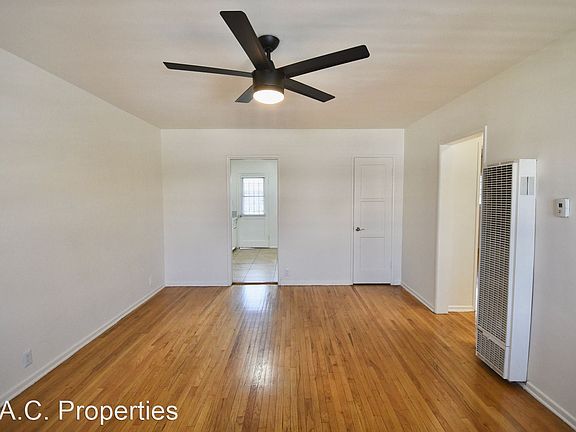 3rd image of 6308 Vineland Ave #17280377