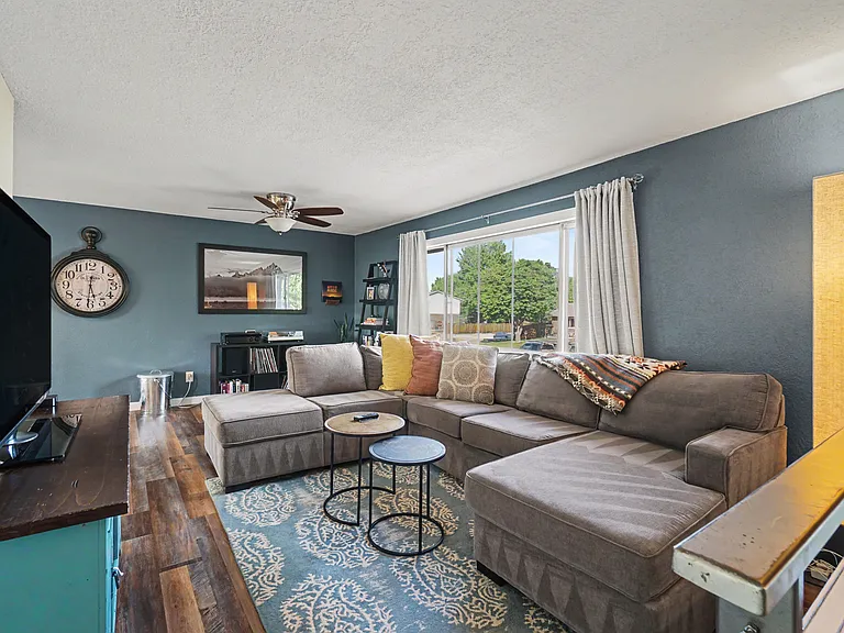 1310 Brookfield Dr — Photo 4