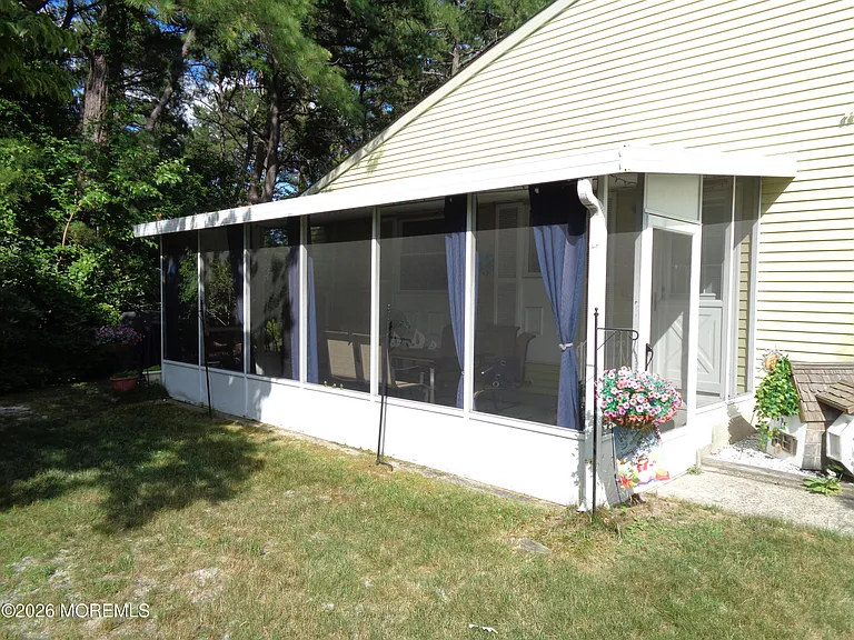 135A Sunset Rd — Photo 18