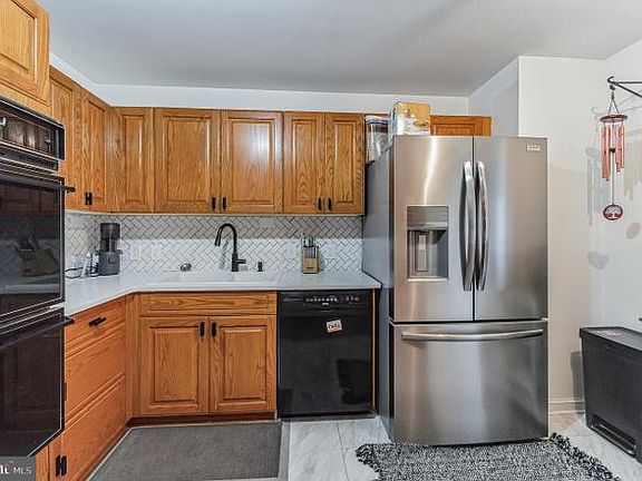 5th image of 10 E Lee St #1-1-909