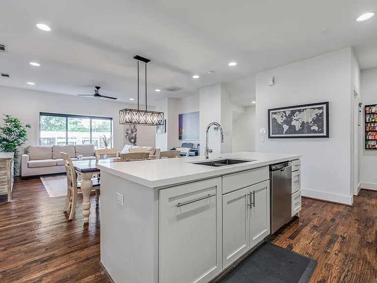 5602 Lindell Ave #D — Photo 1