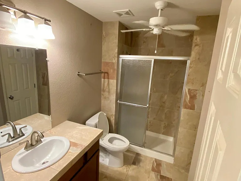 Main floor/master bathroom 2
