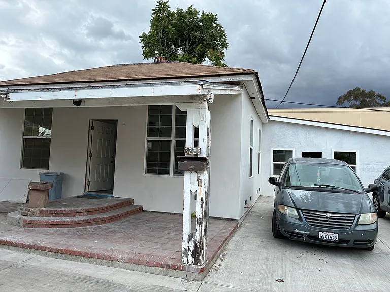3223A E Colorado Blvd — Photo 2