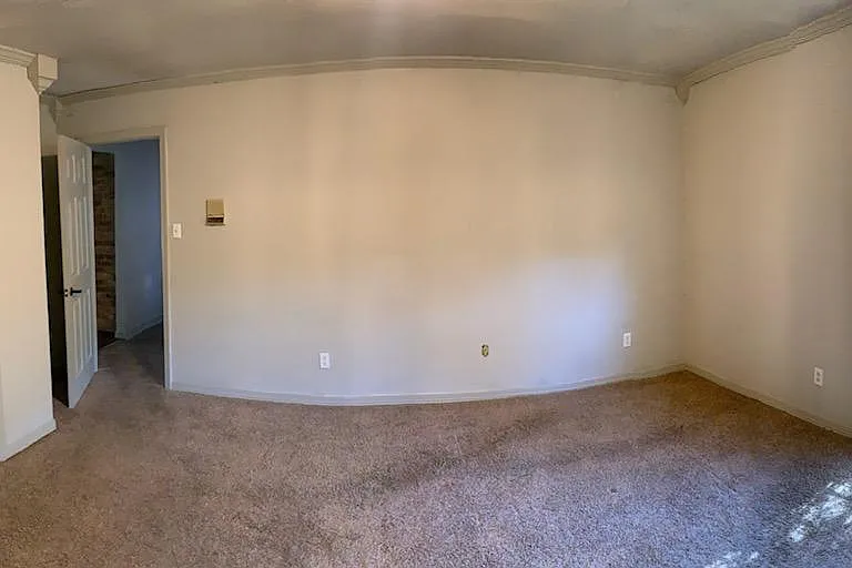1031 Woodshire Cir — Photo 12