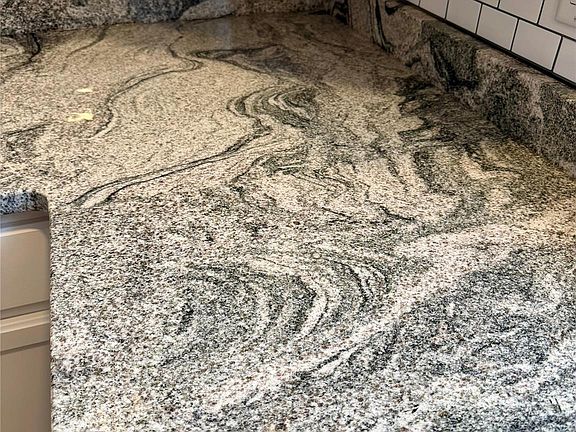 5th image of 5976 Falkenbury Rd