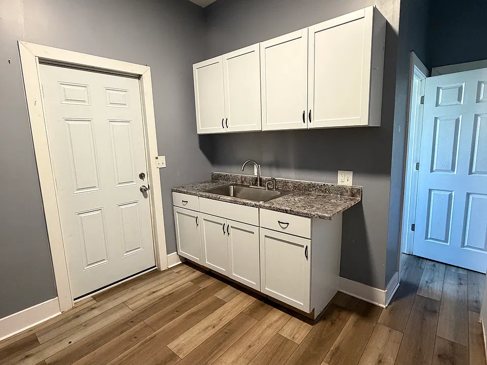 1604 Niagara Ave #3