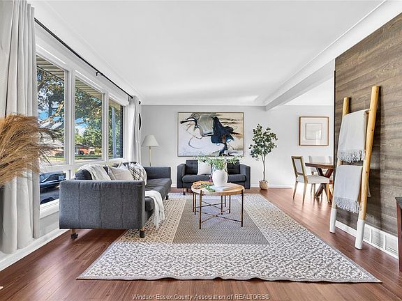 4th image of 4025 Mount Royal Dr