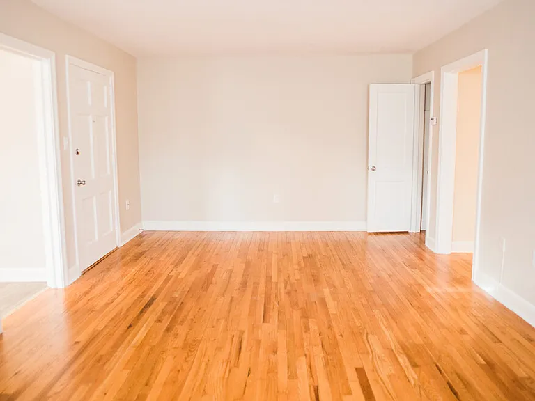 1107 W Rowan St — Photo 6