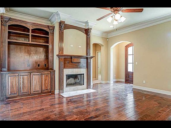 5th image of 745 Dumaine Dr