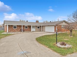 1277 Honeysuckle Dr, Fairborn, OH 45324