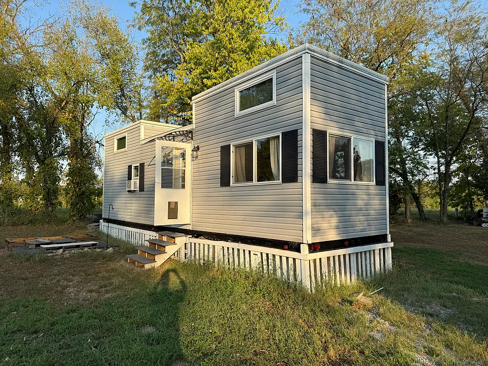 801 N Main St #2