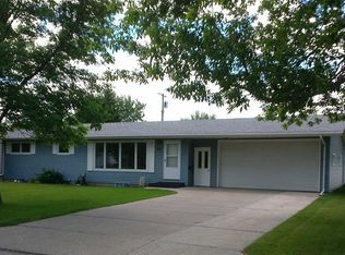 343 6th St NE, Garrison, ND 58540
