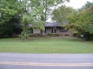 1124 Sanders Rd, Knoxville, TN 37923