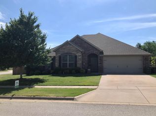 337 N Sabine Pass Rd, Fayetteville, AR 72704
