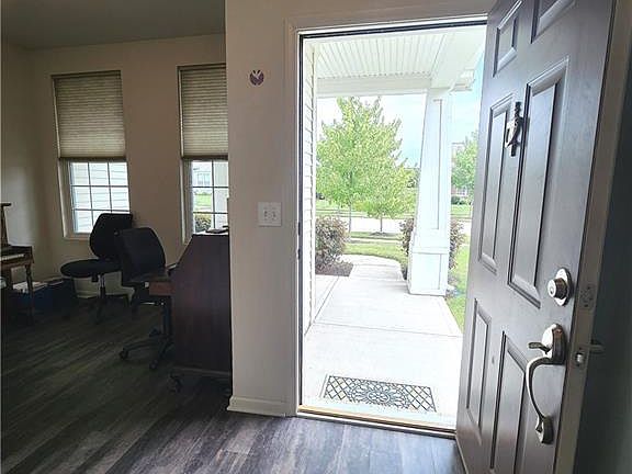 3rd image of 5083 Lilium Dr
