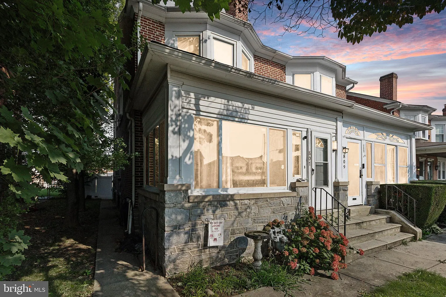 807 Noble St photo 1