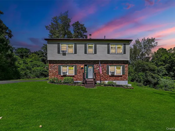 82 Hillside Drive, Marlboro, NY 12542