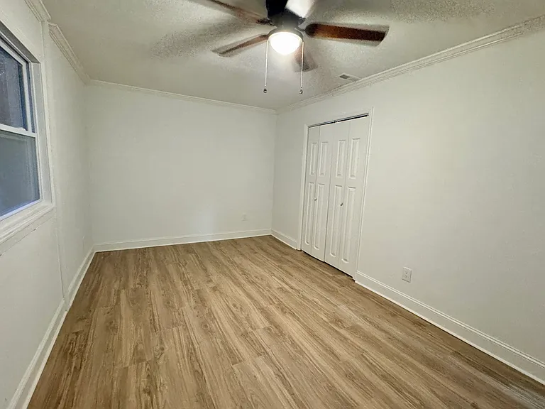 410 Lynn Rd — Photo 8