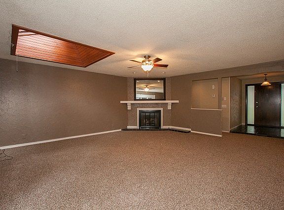 Nice Roomy living room