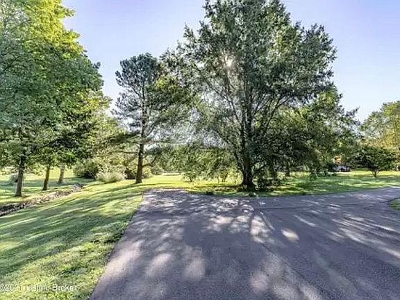 4th image of 1223 Cambridge Dr