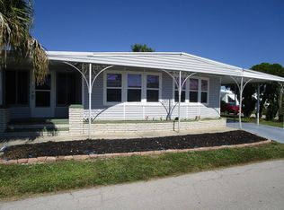 911 Strongbox Ln, North Fort Myers, FL 33917