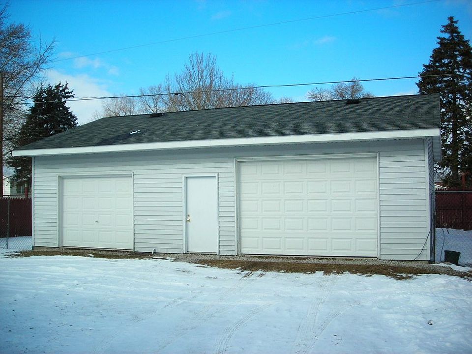 4 Car Garage