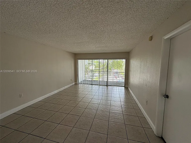 4205 N University Dr #309 — Photo 6