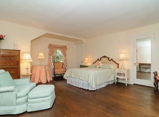 80 Bellows Ln, Manhasset, NY 11030