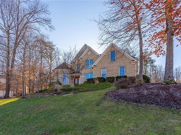3rd image of 3294 Minglewood Trl