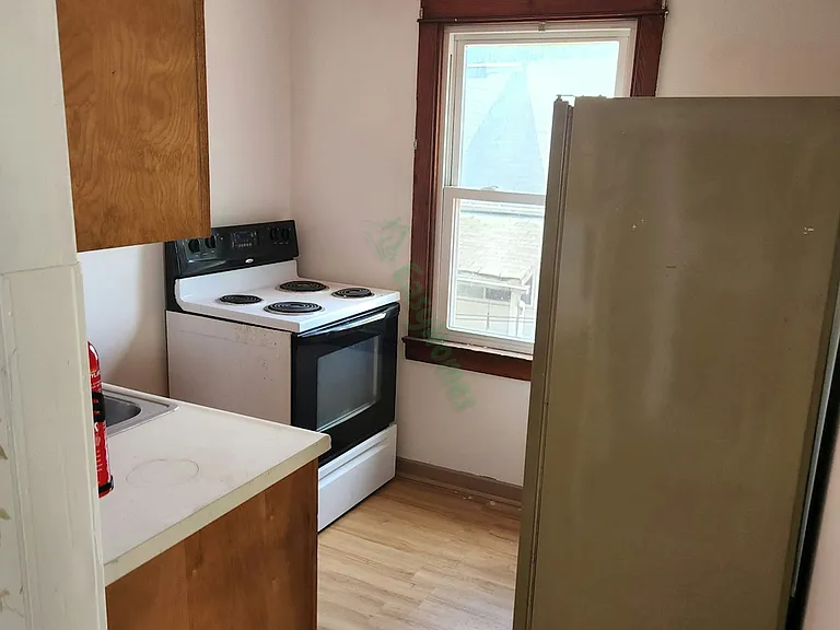 145 Virginia St — Photo 4
