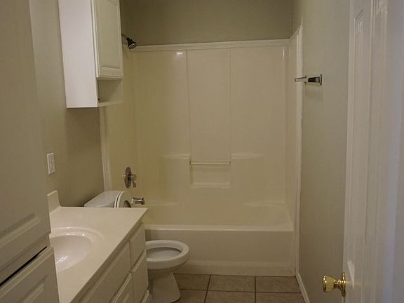 4th image of 412 Kline Ave Unit 1